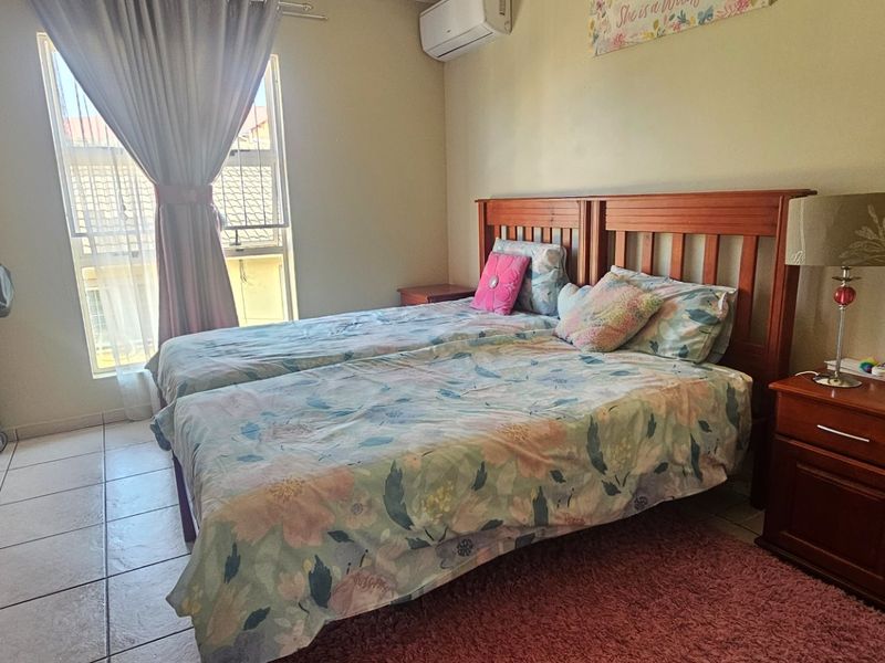 Upstairs Maisonette | Clare Estate - Photo 8