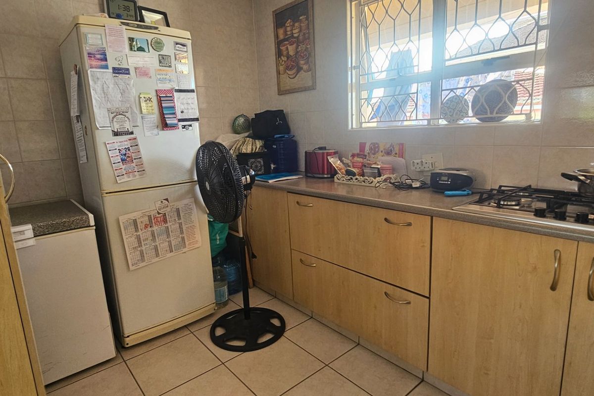 Upstairs Maisonette | Clare Estate - Photo 5