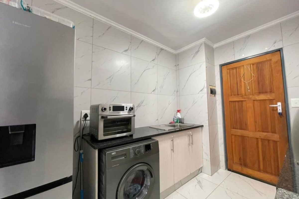 2 Bedroom 1 Bathroom Apartment For Sale - Photo 4