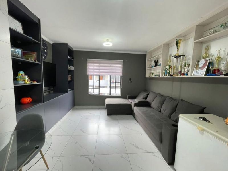 2 Bedroom 1 Bathroom Apartment For Sale - Photo 8