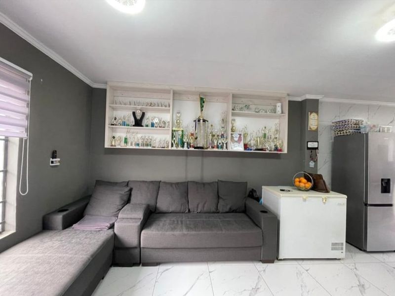 2 Bedroom 1 Bathroom Apartment For Sale - Photo 5