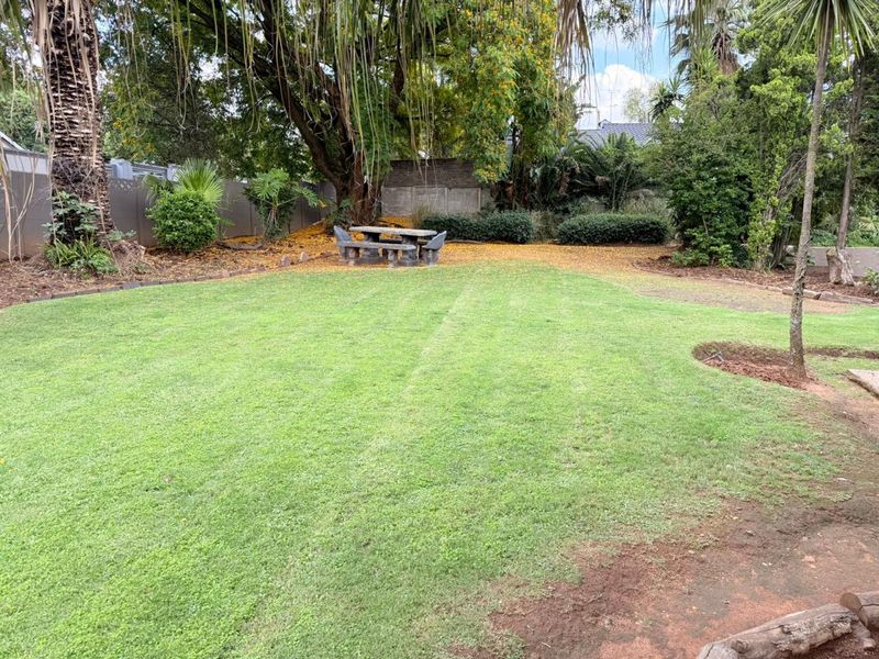 Spacious 3 Bedroom Family Home With large Pet friendly Garden - Photo 3