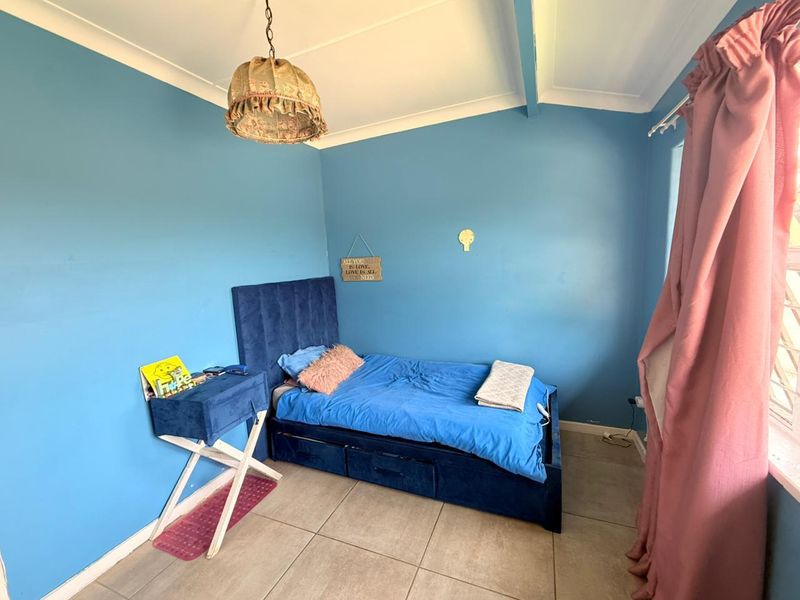 Spacious 3 Bedroom Family Home With large Pet friendly Garden - Photo 10