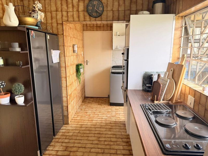 Spacious 3 Bedroom Family Home With large Pet friendly Garden - Photo 7