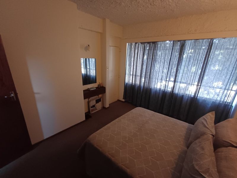 2 Bedroom Flat for sale in Klerksdorp CBD - Photo 4