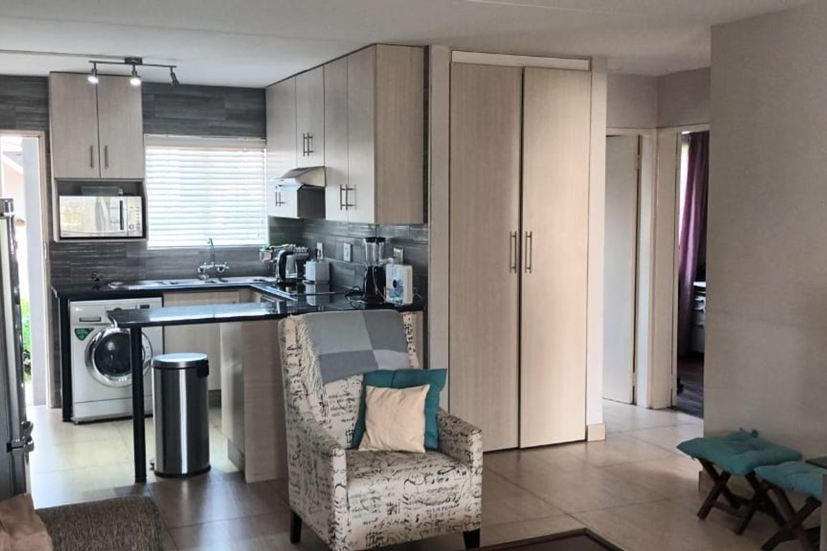 Glen Marais groundfloor Beauty! - Photo 3