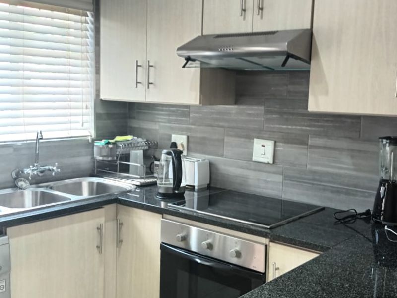 Glen Marais groundfloor Beauty! - Photo 4