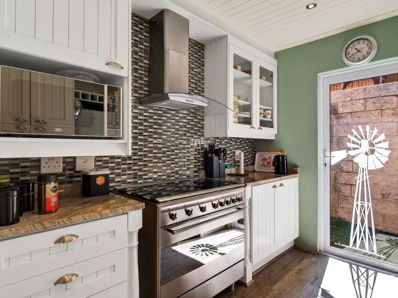 Spacious Multi-Level Townhouse Designed for Living and Entertaining - Photo 6