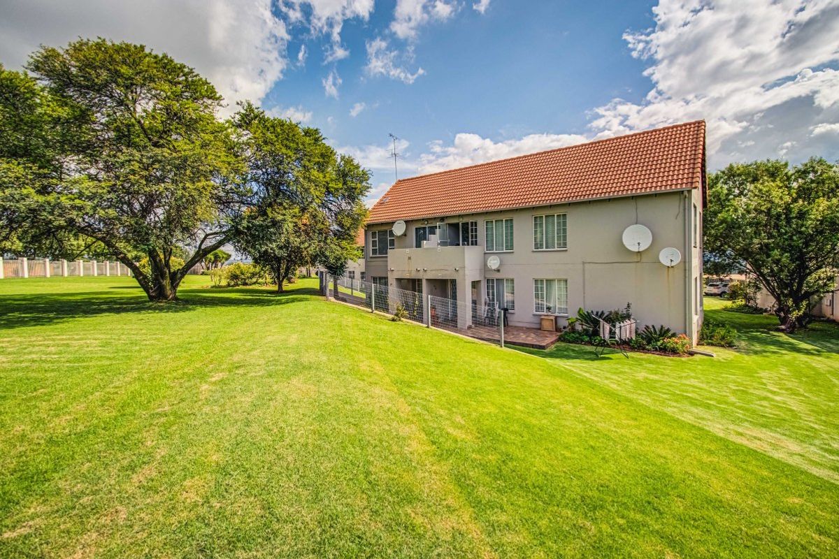 Chic Edenvale Townhouse with Secure Living - Photo 2