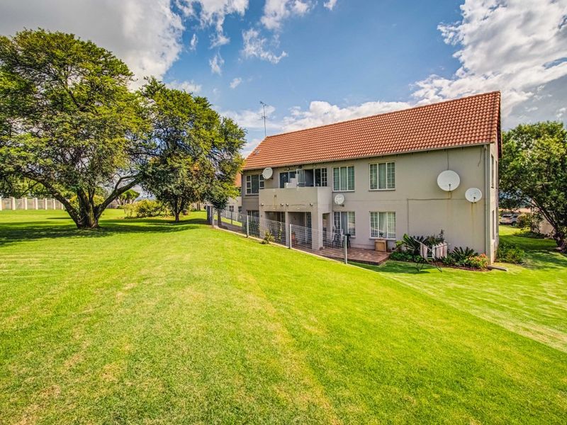 Chic Edenvale Townhouse with Secure Living - Photo 2