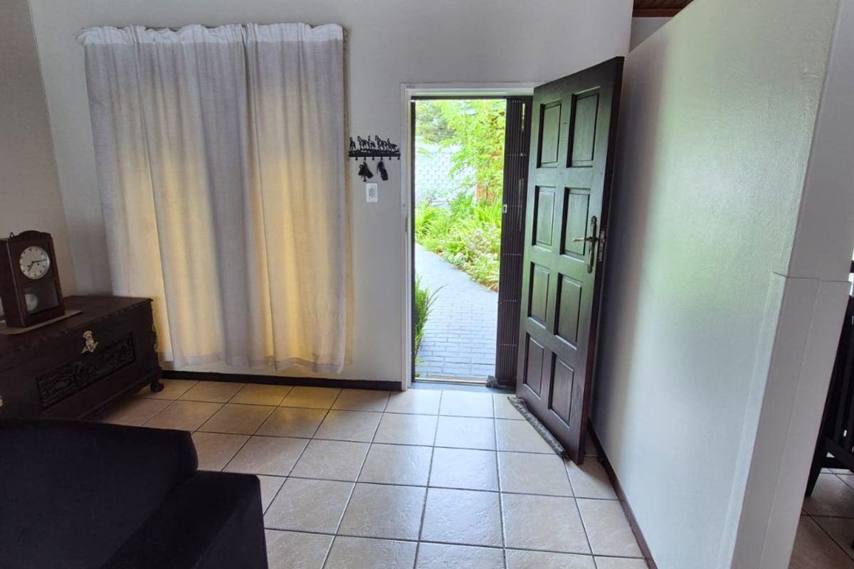 Prime Property on Main Road – Ideal for Business or Family Living - Photo 5