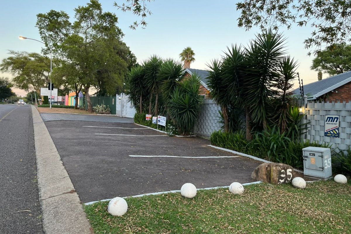 Prime Property on Main Road – Ideal for Business or Family Living - Photo 4