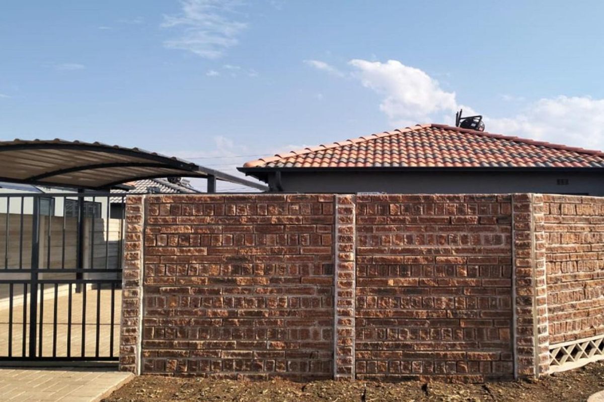 Two bedroom for sale at protea glen - Photo 2