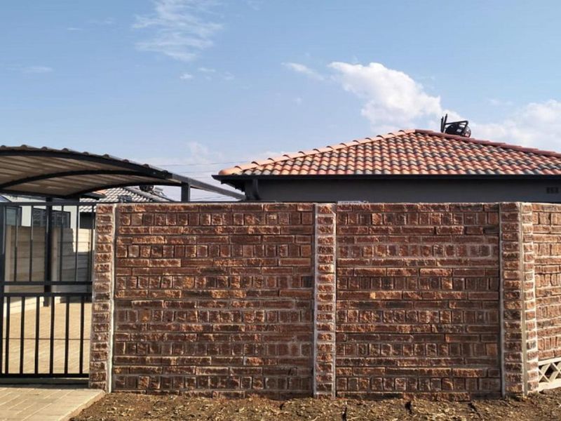Two bedroom for sale at protea glen - Photo 2