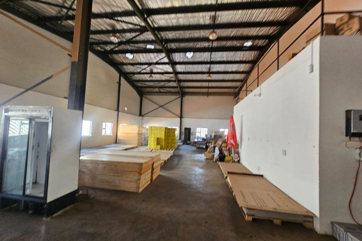 A Lovely Warehouse for sale in Sunderland Ridge  - Photo 3