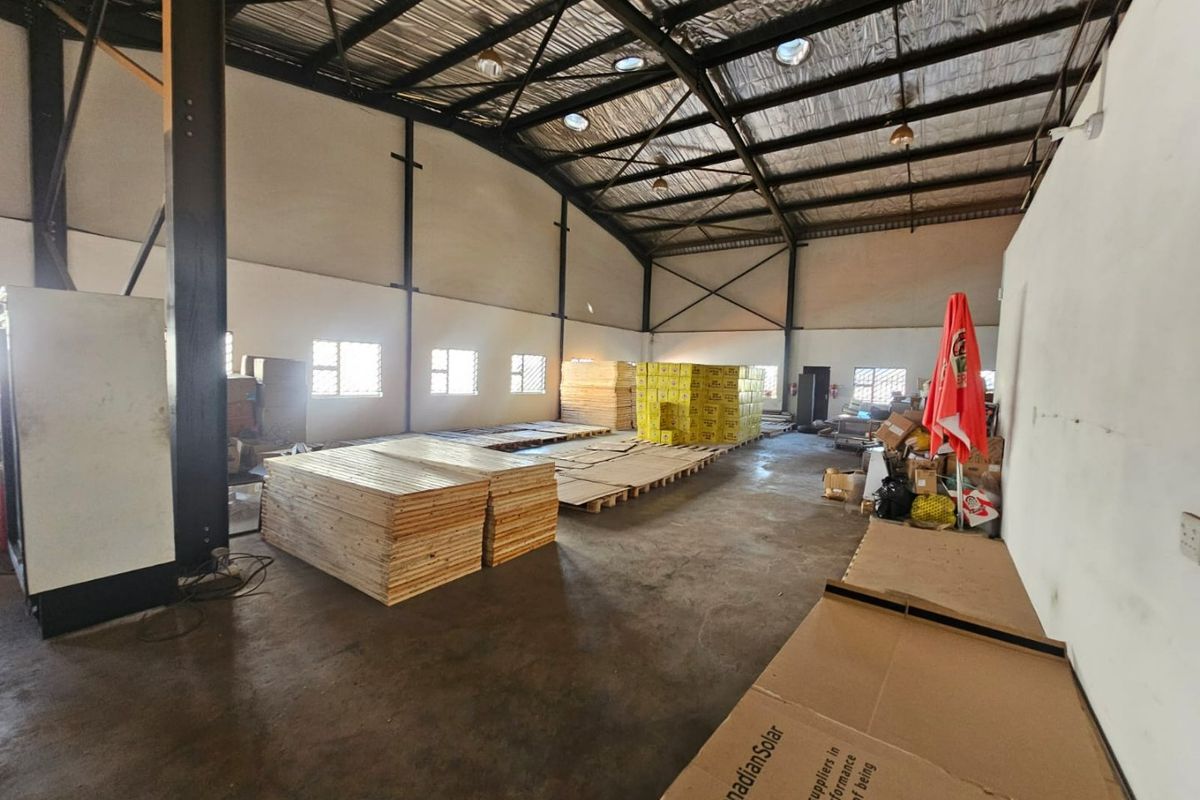 A Lovely Warehouse for sale in Sunderland Ridge  - Photo 5