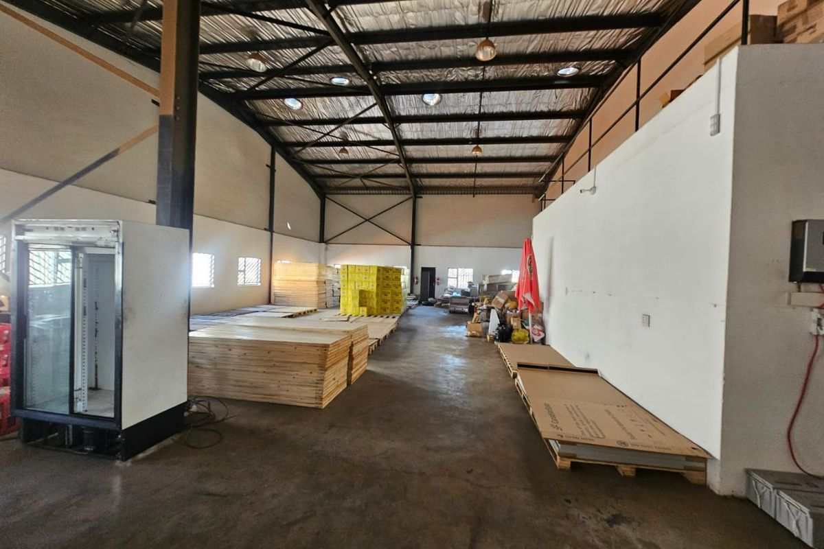 A Lovely Warehouse for sale in Sunderland Ridge  - Photo 2