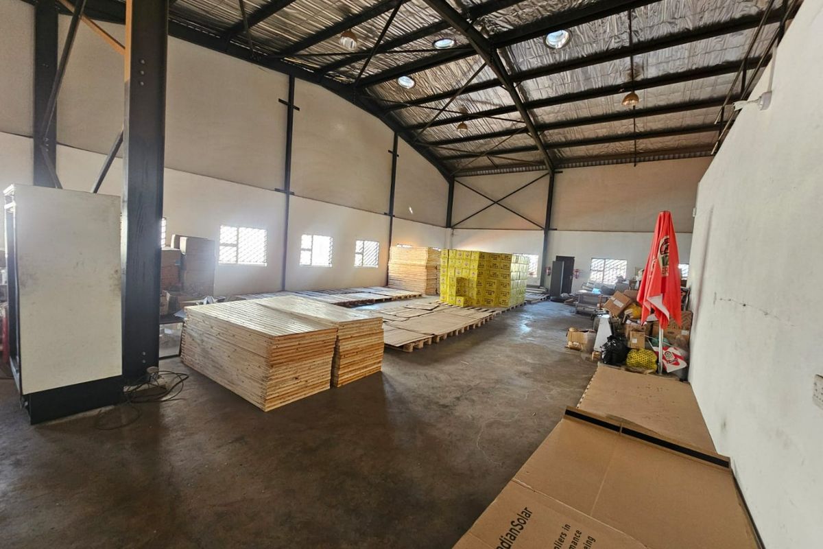 A Lovely Warehouse for sale in Sunderland Ridge  - Photo 4