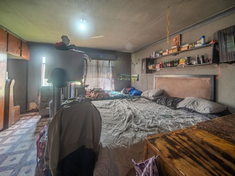 Priced to Sell | Large 891m2 Erf | Great Investment Opportunity - Photo 10