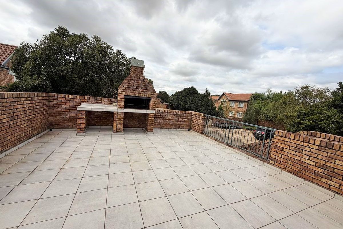 Modern Apartment with Solar Power ! - Photo 2