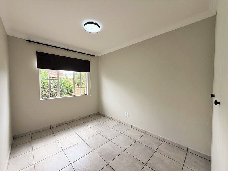 Modern Apartment with Solar Power ! - Photo 7