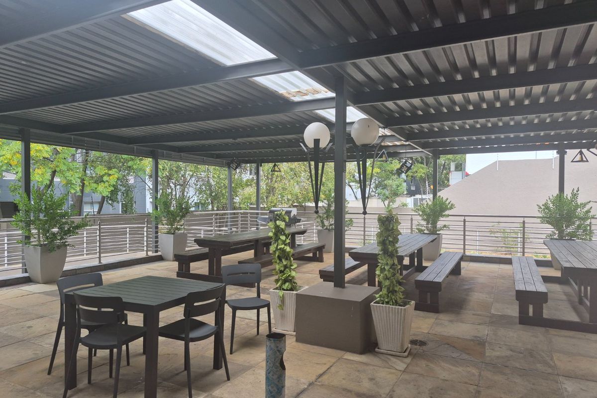 Premium Bryanston Office: AAA-Grade, Fully Fitted Entire Floor with Balcony & Backup Power - Photo 2