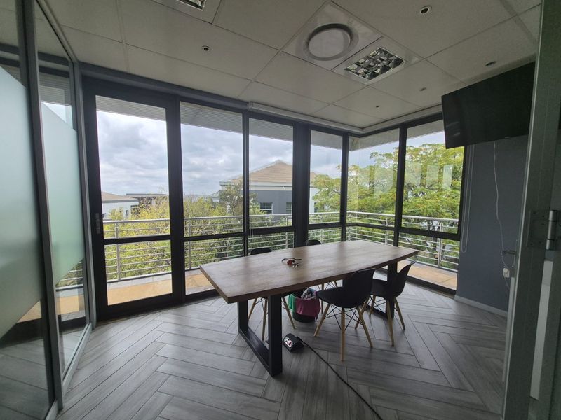 Premium Bryanston Office: AAA-Grade, Fully Fitted Entire Floor with Balcony & Backup Power - Photo 8
