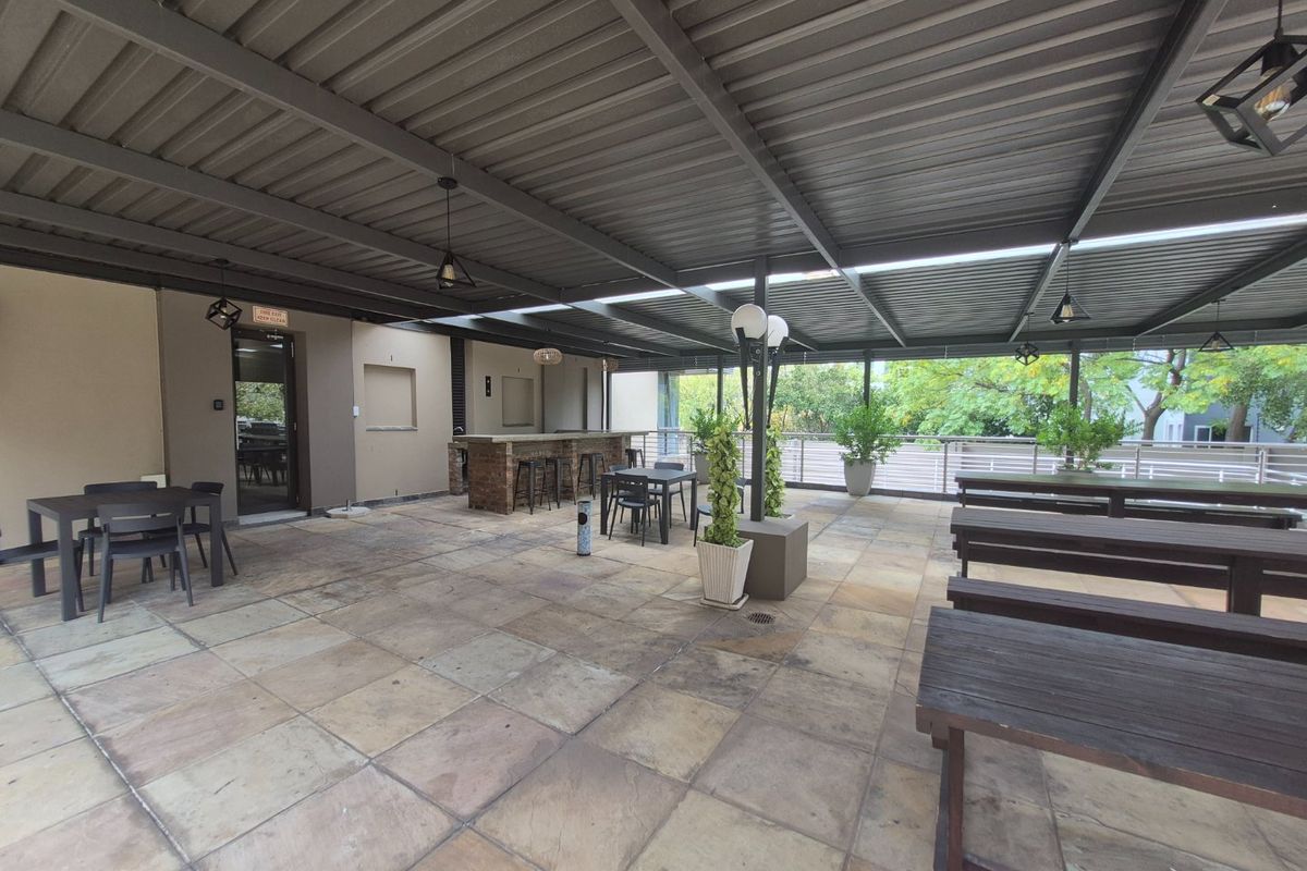 Premium Bryanston Office: AAA-Grade, Fully Fitted Entire Floor with Balcony & Backup Power - Photo 3