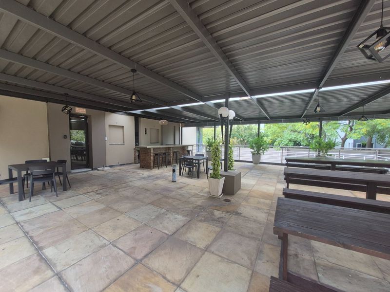 Premium Bryanston Office: AAA-Grade, Fully Fitted Entire Floor with Balcony & Backup Power - Photo 3