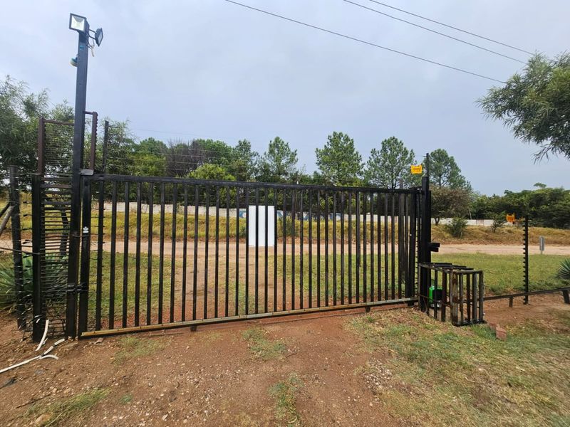 A Lovely 4 bedroom 2.5 bathroom house for rent on a plot in Laezonia  - Photo 2