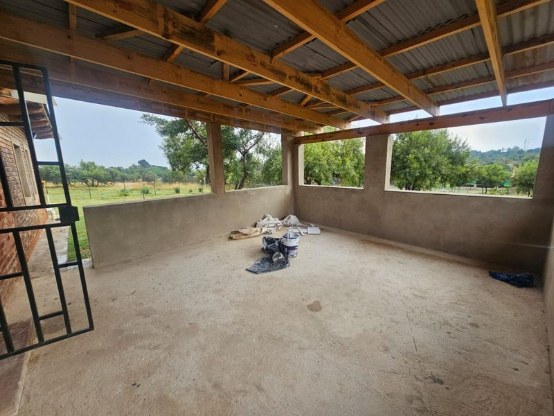 A Lovely 4 bedroom 2.5 bathroom house for rent on a plot in Laezonia  - Photo 5