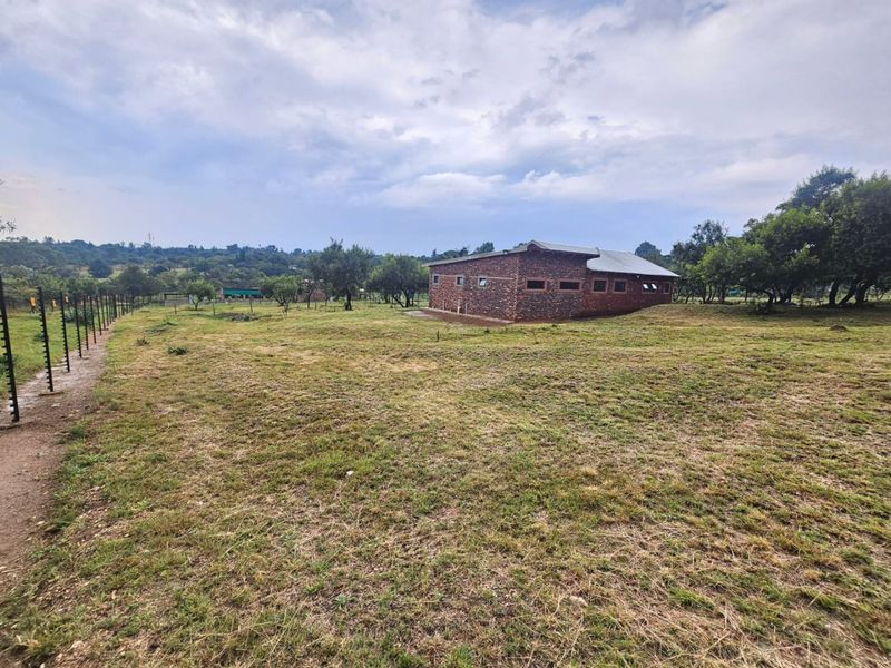 A Lovely 4 bedroom 2.5 bathroom house for rent on a plot in Laezonia  - Photo 7