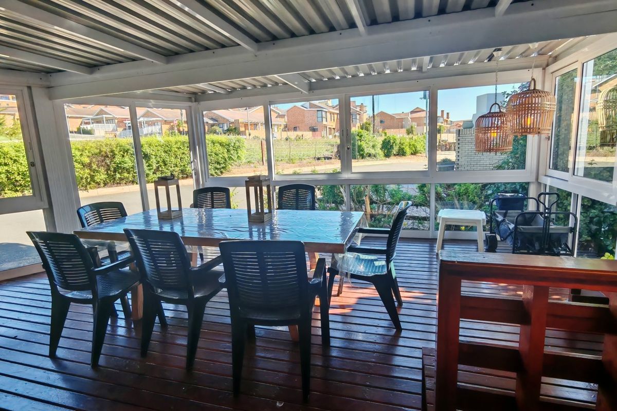 Rare Find: Prime Opportunity in popular Hartenbos Central - Photo 4