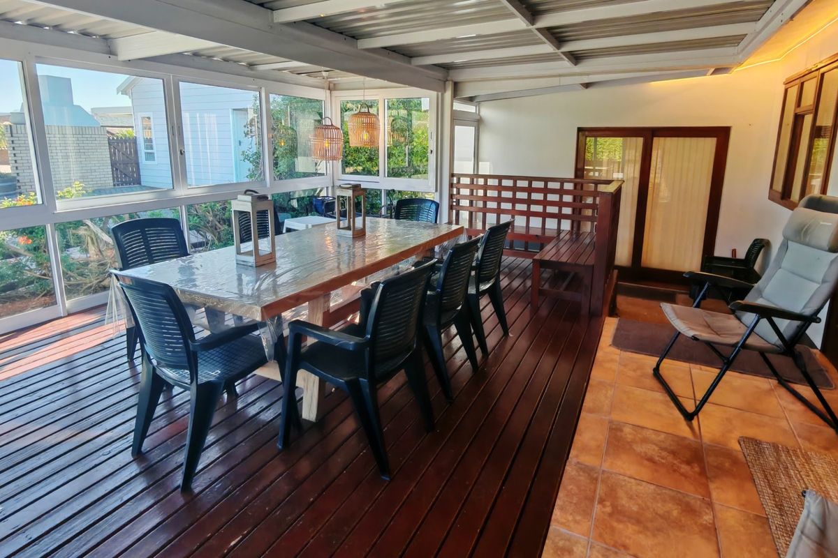 Rare Find: Prime Opportunity in popular Hartenbos Central - Photo 3