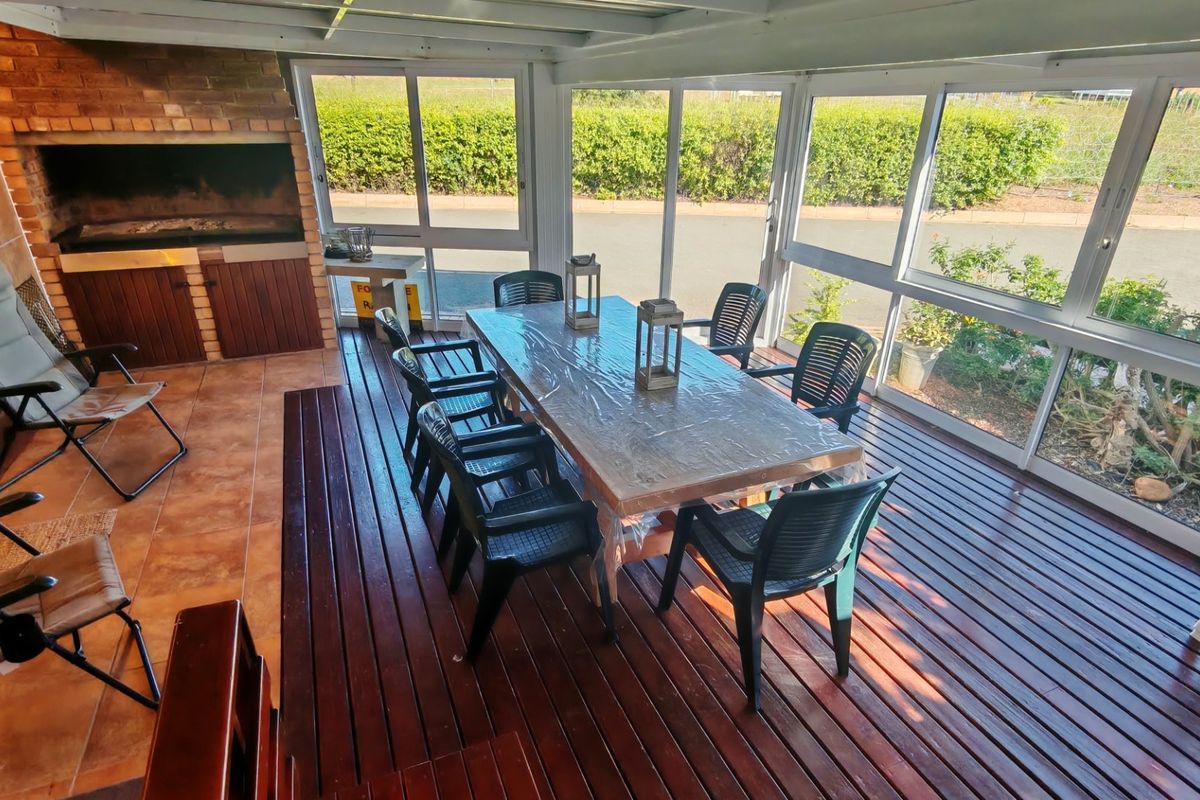 Rare Find: Prime Opportunity in popular Hartenbos Central - Photo 5