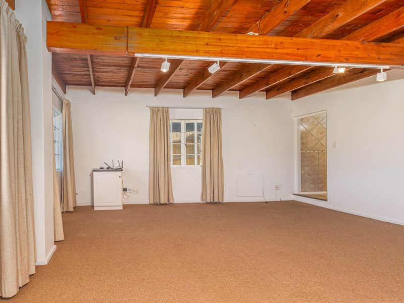 A Sanctuary by the Sea – Timeless Coastal Living in Brenton-on-Sea - Photo 9