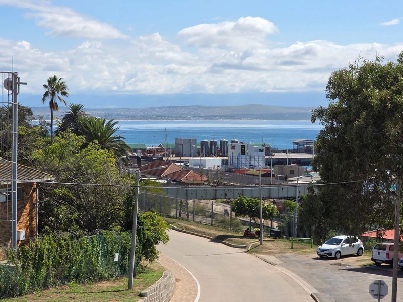 Glorious Old Beauty... Close to All Attractions and Amenities... Mossel Bay Central !!! - Photo 3