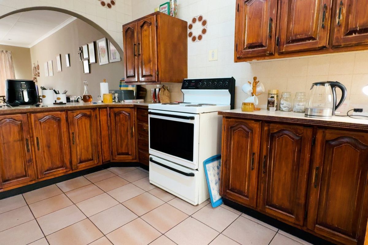 Rare find Three bedroom simplex townhouse in Three Rivers Proper - Photo 5