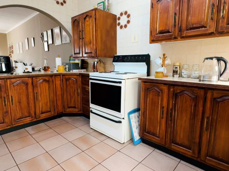 Rare find Three bedroom simplex townhouse in Three Rivers Proper - Photo 5