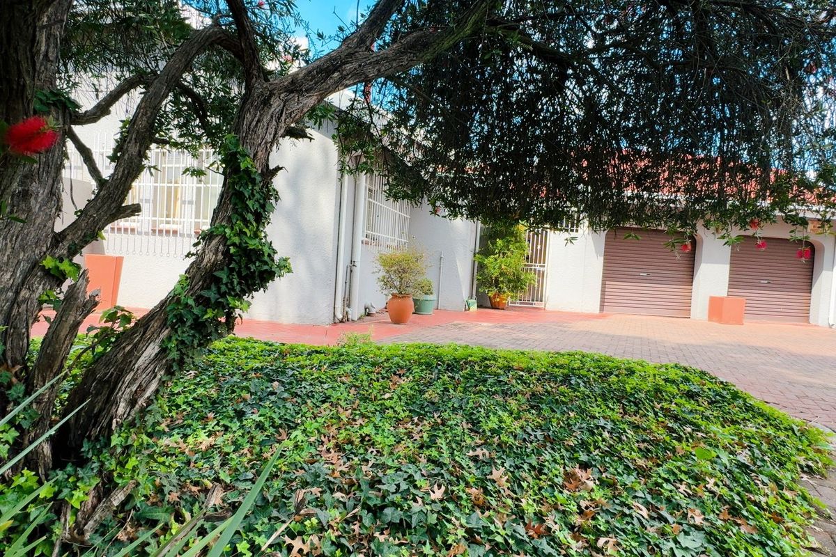 Rare find Three bedroom simplex townhouse in Three Rivers Proper - Photo 3