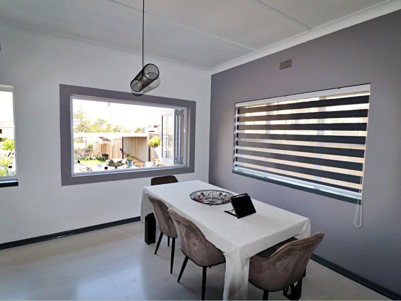 5 Bedroom, 3 Bathroom Home with Modern Flatlet & Energy Solutions - Photo 5