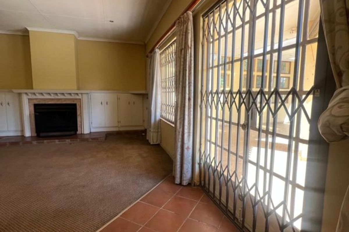 Extraordinary Value for Money in Upmarket Bedfordview – Spacious 4-Bedroom Family Home - Photo 4