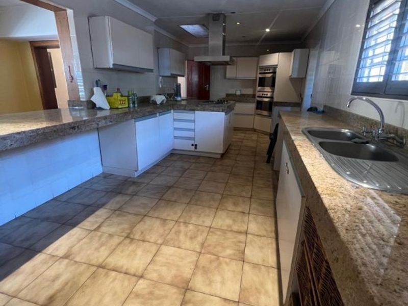 Extraordinary Value for Money in Upmarket Bedfordview – Spacious 4-Bedroom Family Home - Photo 5