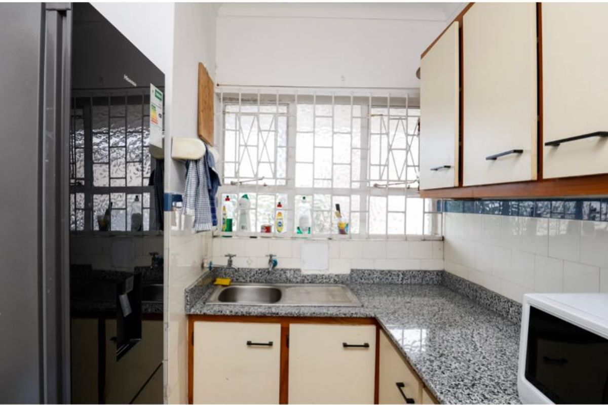 1.5 Bedrooms, 1 Bathroom Apartment For Sale In Bulwer, Durban - Photo 4