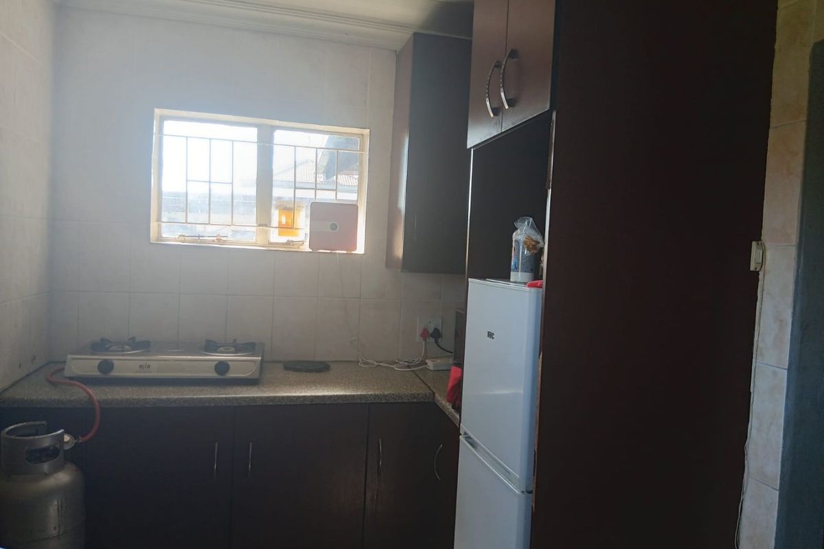 Stand Alone House - Photo 2