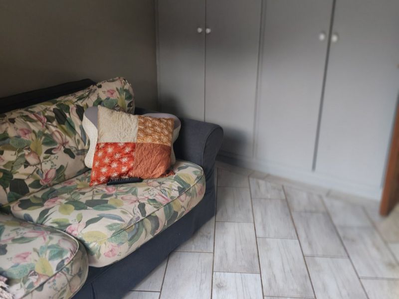 Stunning Modern Double-Storey Home with 3 OR 4 Bedrooms, One Bedroom Flat and a Beautiful Pool - Photo 5