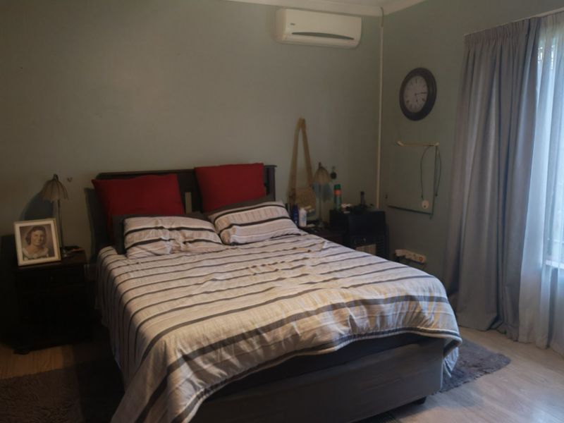 Stunning Modern Double-Storey Home with 3 Bedrooms, 2 Bathrooms and a Beautiful Pool - Photo 8