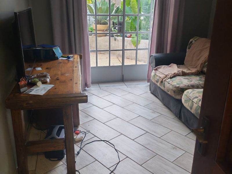 Stunning Modern Double-Storey Home with 3 OR 4 Bedrooms, One Bedroom Flat and a Beautiful Pool - Photo 4