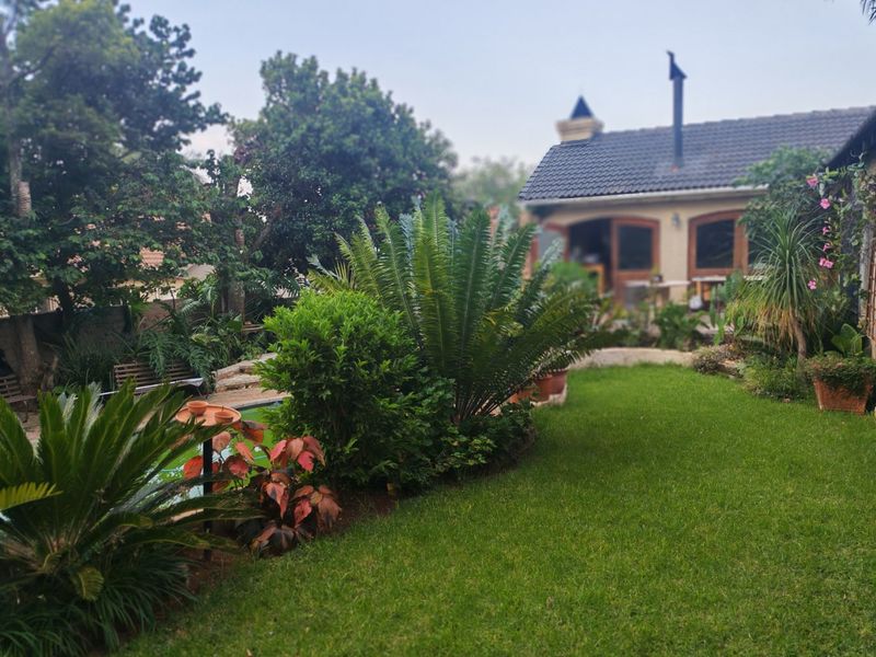 Stunning Modern Double-Storey Home with 3 Bedrooms, 2 Bathrooms and a Beautiful Pool - Photo 5