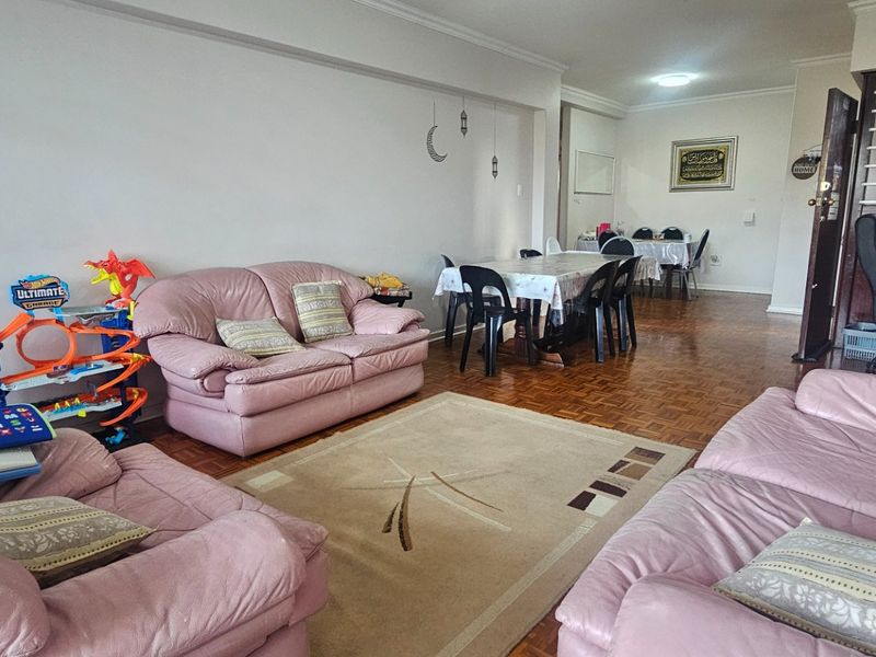 Spacious Apartment | North Beach | Freehold Shareblock - Photo 3